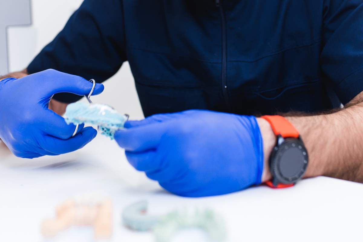 protesi dentale, vantaggi della dentiera senza palato